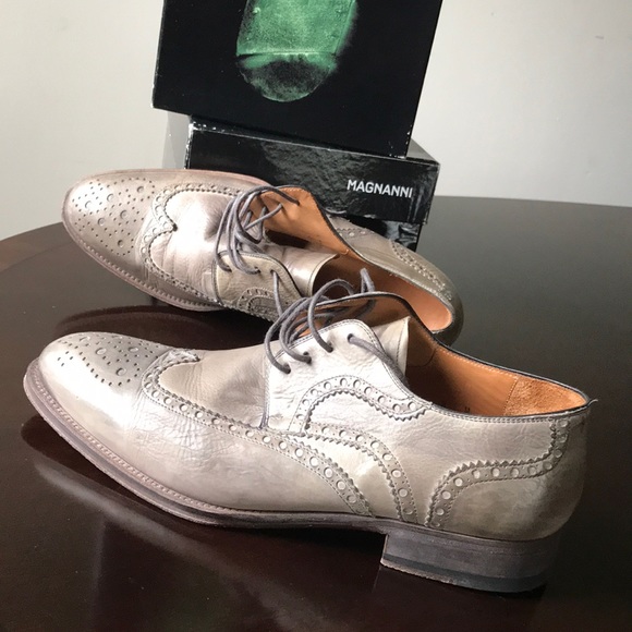 Magnanni Gray 8M lace Up Wing tip Oxford shoes
